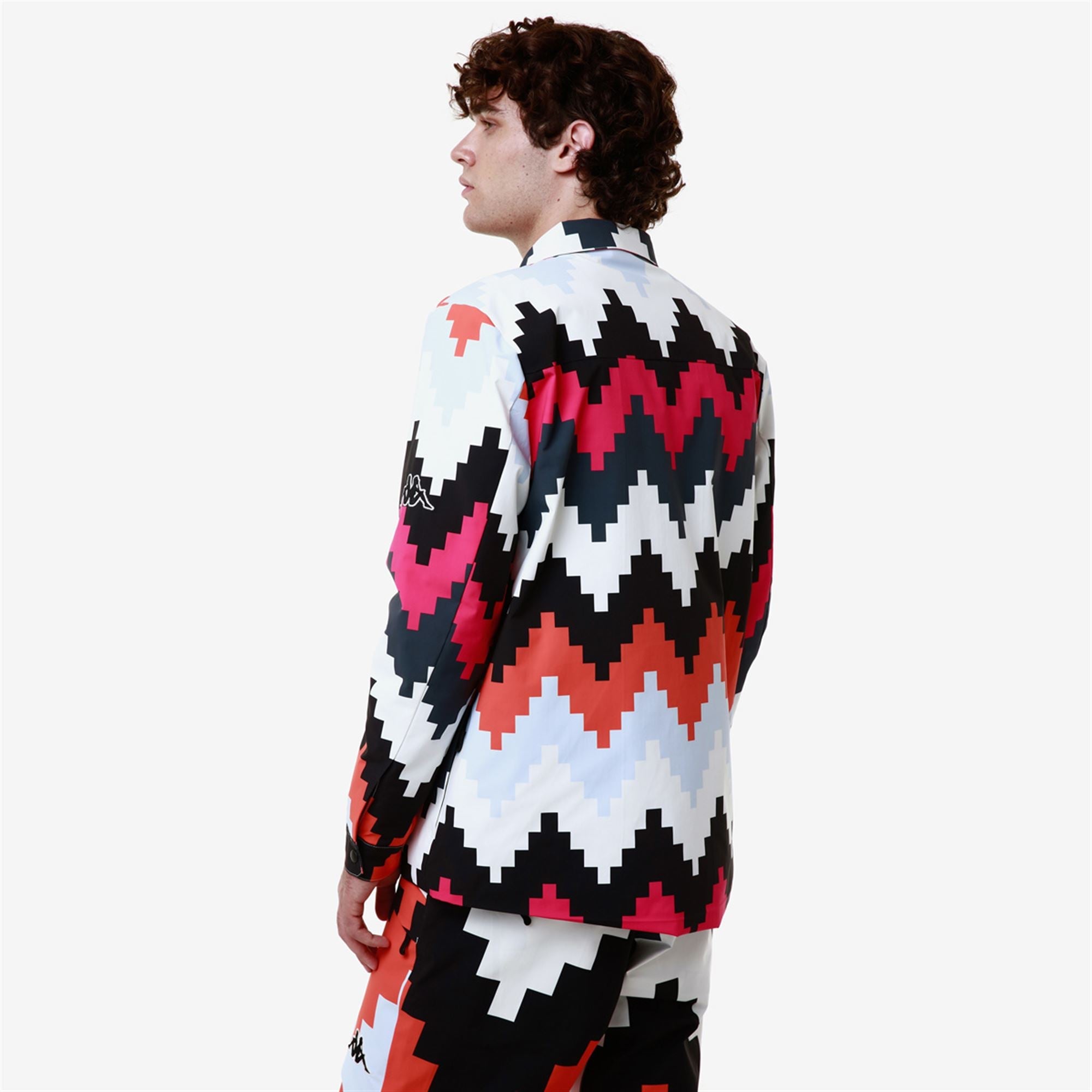 6CENTO 657G Black-white Milk-orange Smutty-fuchsia Purple-grey Asphalt-azure Water Graphic | Kappa online